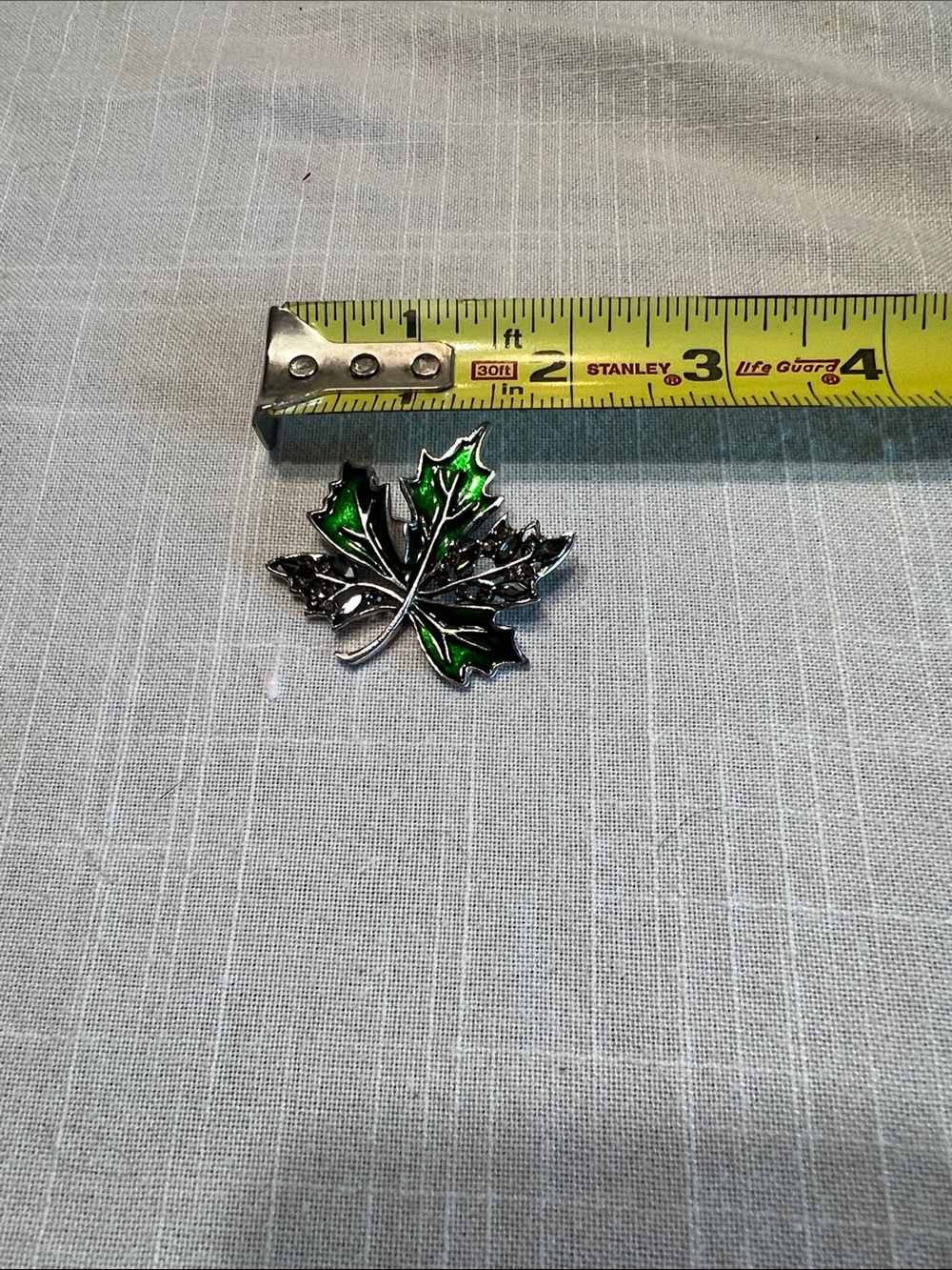 Green Enamel Maple Leaf Brooch with Rhinestones - Picture 3 of 6